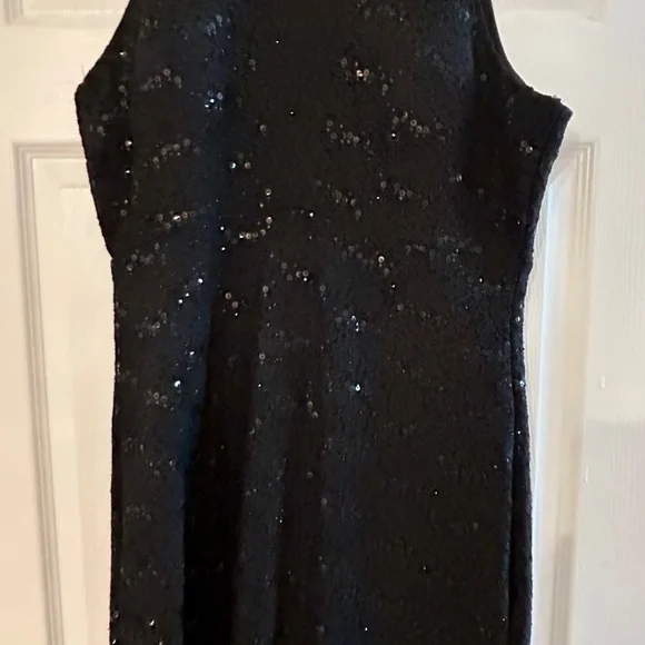Formal dress - Picture 1 of 5